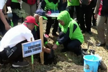 Gubernur Khofifah kampanyekan biru langitku dan hijau bumiku