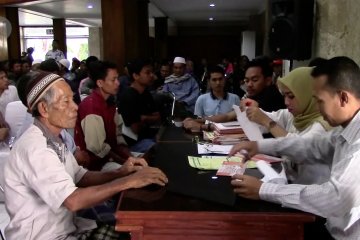 Jaminan hidup tahap I korban gempa Lombok dibagikan