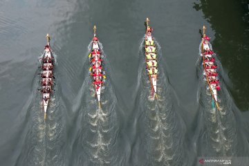 Festival perahu naga internasional di Padang