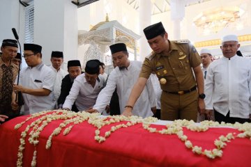 Wagub Sulsel kenang Ichsan Yasin Limpo sebagai senior yang peduli