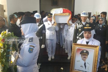 Wakil Bupati Gowa pimpin upacara pelepasan jenazah Ichsan Yasin Limpo