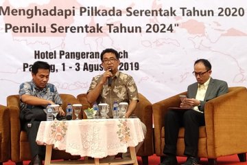 Wacana kembali pada sistem pemilu tak langsung bergema di Padang