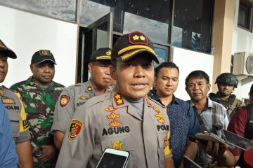 Polisi amankan enam orang usai pleno KPU Mimika