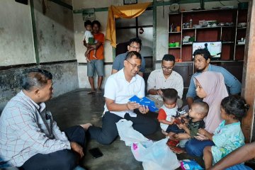 Polda Maluku bantu keluarga korban bentrokan di Latu