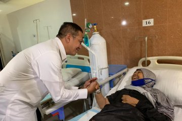 Amirul Hajj jenguk jamaah sakit di Klinik Kesehatan Haji Mekkah