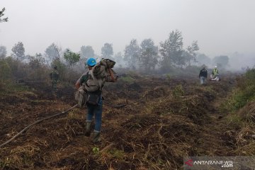 Satgas terbangkan empat helikopter atasi kebakaran hutan