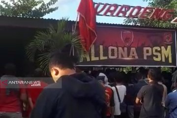 Nobar final PSM kontra Persija, warga Makassar padati warkop