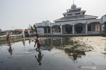 Banjir rob di Muaragembong