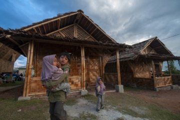 Hunian sementara berkonsep bambu