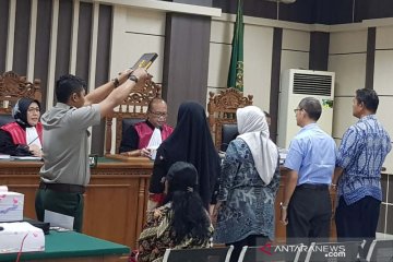 Uang korupsi RSUD Kraton disebut mengalir ke bupati dan mantan bupati