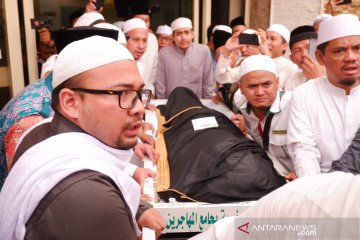 Ngalap berkah Mbah Moen di Mekkah