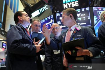 Wall Street ditutup lebih tinggi karena imbal hasil obligasi stabil