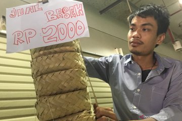 Besek bambu murah dijual di gerai KJP Pasar Senen