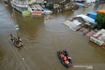 Banjir tewaskan 98 orang,  ribuan mengungsi di seluruh India