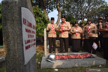 Pramuka ziarah Makam Pahlawan