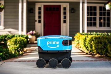 Amazon kirim barang di California pakai robot Scout