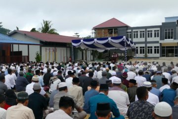 Hewan kurban bantuan Pangkoarmada III diserahkan di Masjid Al Fattah