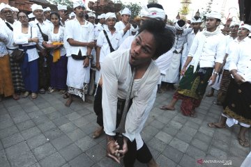 Tradisi Ngerebong di Pura Dalem Pengrebongan Bali