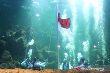 Sea World siapkan pengibaran bendera di dalam air