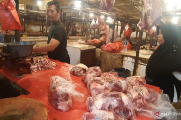 Usai Idul Adha, penjualan daging di Pasar Minggu sepi