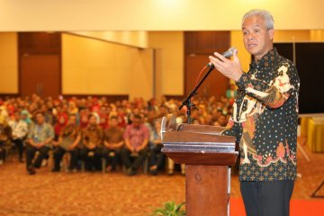 Ganjar targetkan keuangan PT BKK Jateng normal dua tahun