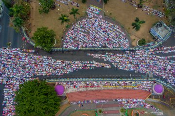 Foto aerial shalat Idul Adha di alun-alun Ciamis