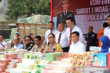 Polda Metro Jaya gagalkan penyelundupan jutaan produk ilegal