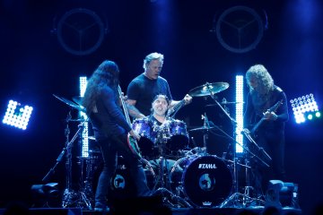 Metallica donasikan 250.000 euro untuk pembangunan RS anak Rumania