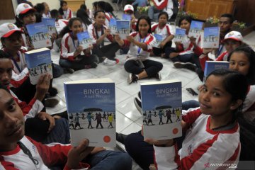 SMN NTT sebut buku "Bingkai Anak Negeri" membawa keliling nusantara