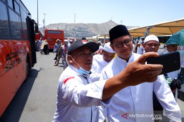 Lukman Hakim Saifuddin meninjau layanan bus salawat