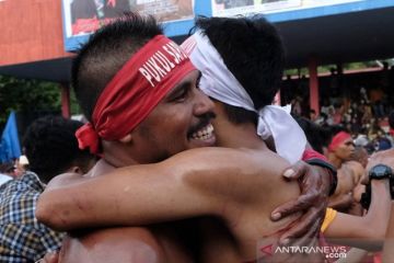 Tradisi Pukul Sapu negeri Mamala