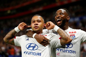 Lyon cukur Angers enam gol tanpa balas