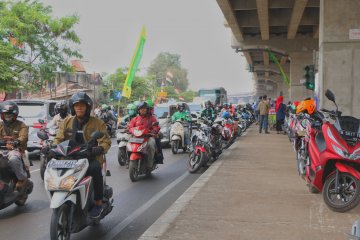 Lalu lintas padat di Jalur Kalimalang imbas Semarak Kalimalang