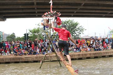 Cipinang Melayu kembali gelar tradisi lomba di Kalimalang