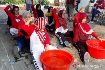 Lomba estafet air meriahkan HUT Ke-74 RI di Bintaro Jakarta Selatan