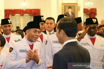 Presiden dan Paskibraka Peringatan HUT Ke 74 RI