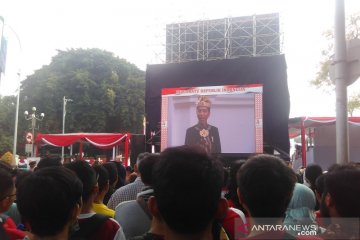 Ribuan masyarakat Jakarta padati depan Istana Merdeka