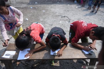 Anak nelayan pesisir Jakarta Utara antusias ikut lomba HUT ke-74 RI