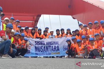 Peserta SMN asal Sulsel tinjau jembatan fenomenal Jayapura