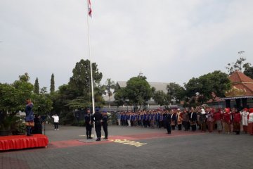 Lapas Rajabasa peringati HUT Kemerdekaan RI menggunakan pakaian adat