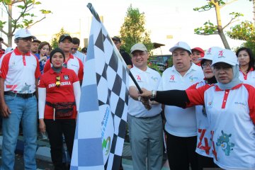 Gubernur Jambi lepas jalan sehat BUMN Hadir Untuk Negeri