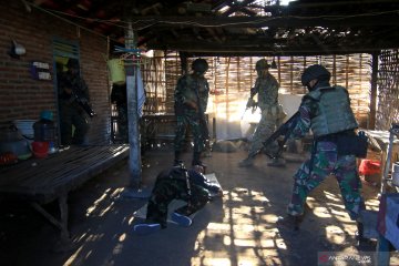 Latihan pertempuran jarak dekat Marinir Indonesia -USMC