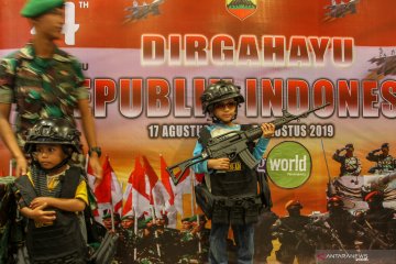 Pameran Alutsista TNI di pusat perbelanjaan