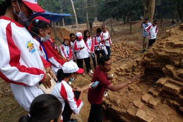 Peserta SMN NTT lihat pemugaran candi Muarajambi