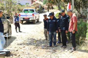 Wabup Garut kecewa pembangunan jalan beton di pelosok desa