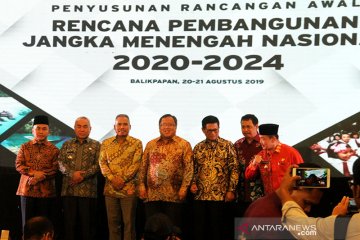 Gubernur se-Kalimantan berkumpul di Balikpapan bahas RPJMN