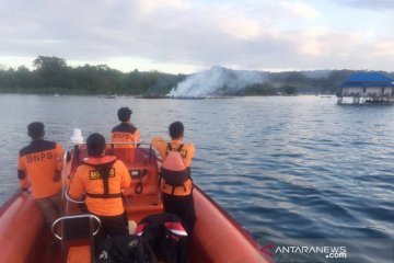 Basarnas Sultra evakuasi tiga korban terbakarnya KM Izhar