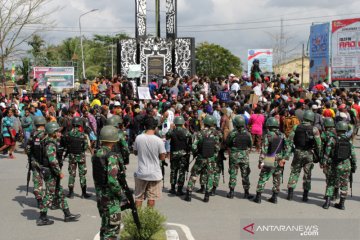 Ribuan warga Mimika turun ke jalan suarakan anti-rasisme