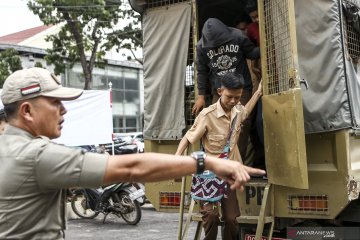 Razia pelajar bolos sekolah