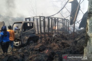 Rumah-warung-bengkel di Cianjur hangus akibat kebakaran pabrik ijuk